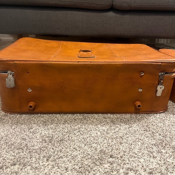 Vintage Cognac Leather Luggage Suitcase Set of 2 - Picture 10 of 10